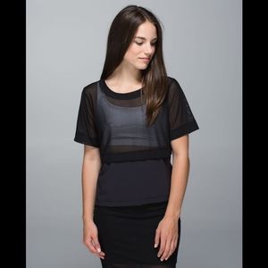 Lululemon meesh tee